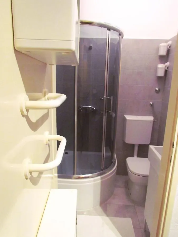 Center Studio Apartment プーラ