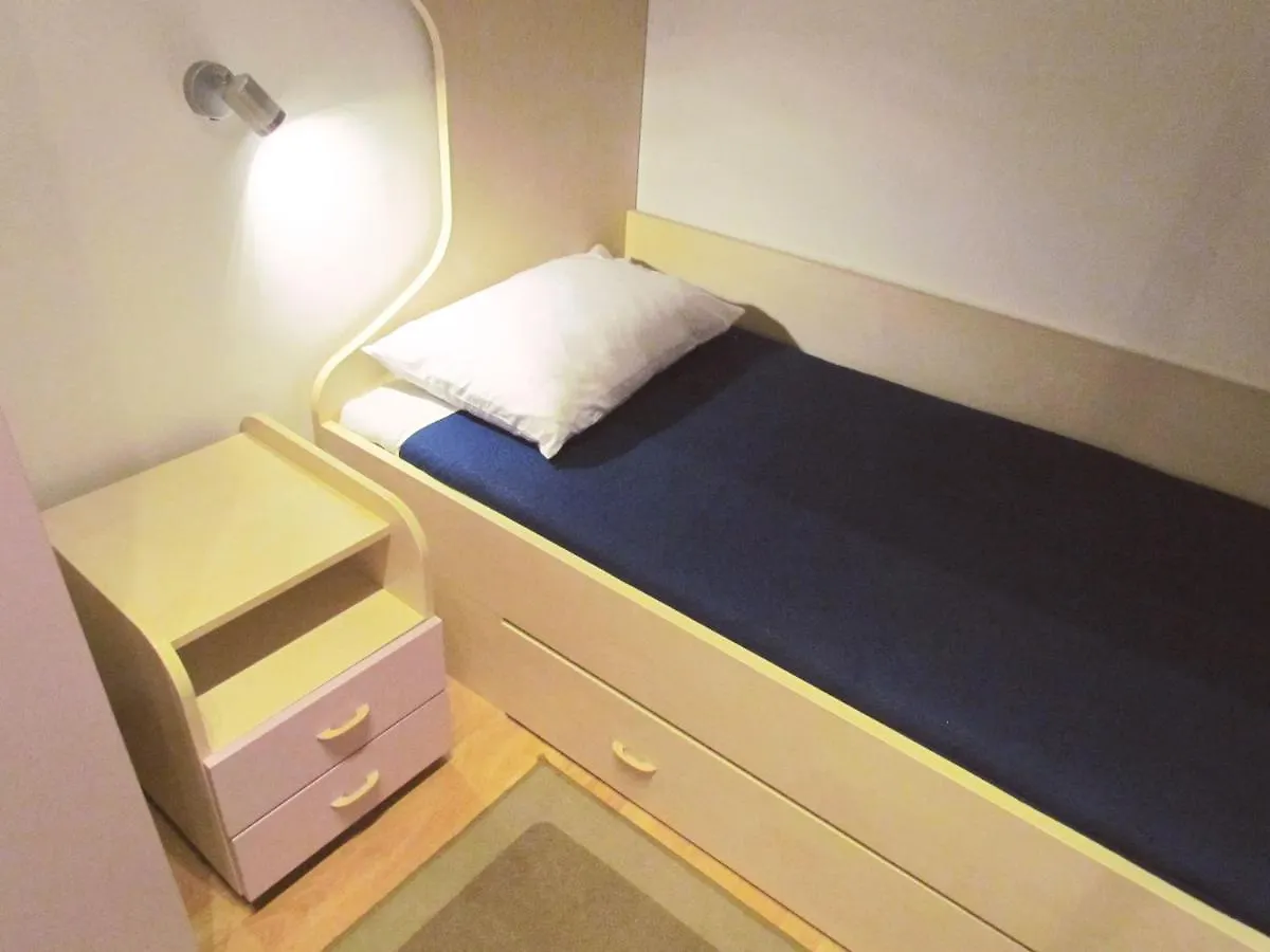 Center Studio Apartment プーラ